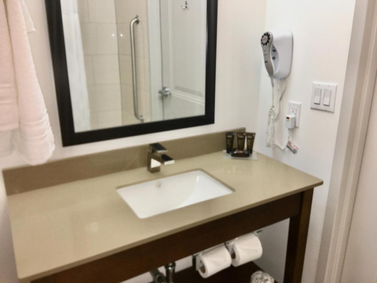 Wingate By Wyndham Jfk Airport, Far Rockaway Ny Hotel New York Exterior foto