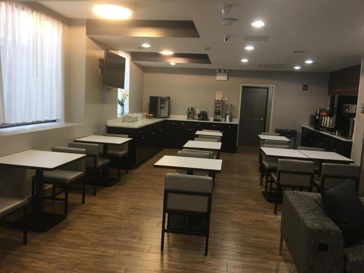 Wingate By Wyndham Jfk Airport, Far Rockaway Ny Hotel New York Exterior foto